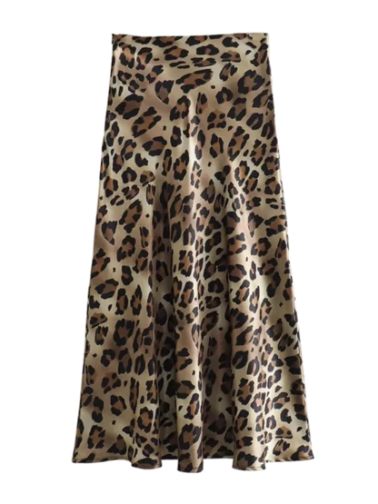 Long skirt with leopard printing