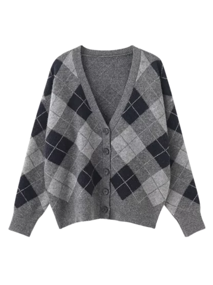 Vintage plaid sweater in shades of gray